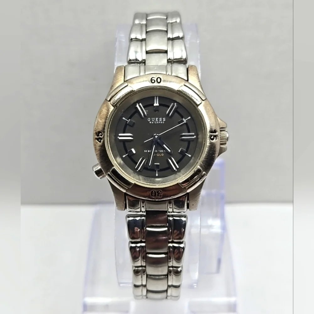 Womens Vintage Guess Waterpro Watch 29mm Silver Tone 50M New Battery